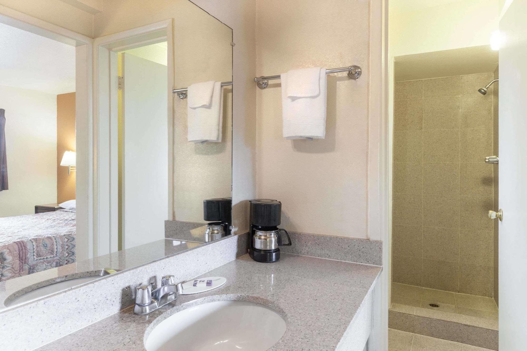 Hotel Country & By Radisson, Downtown, Az 3*