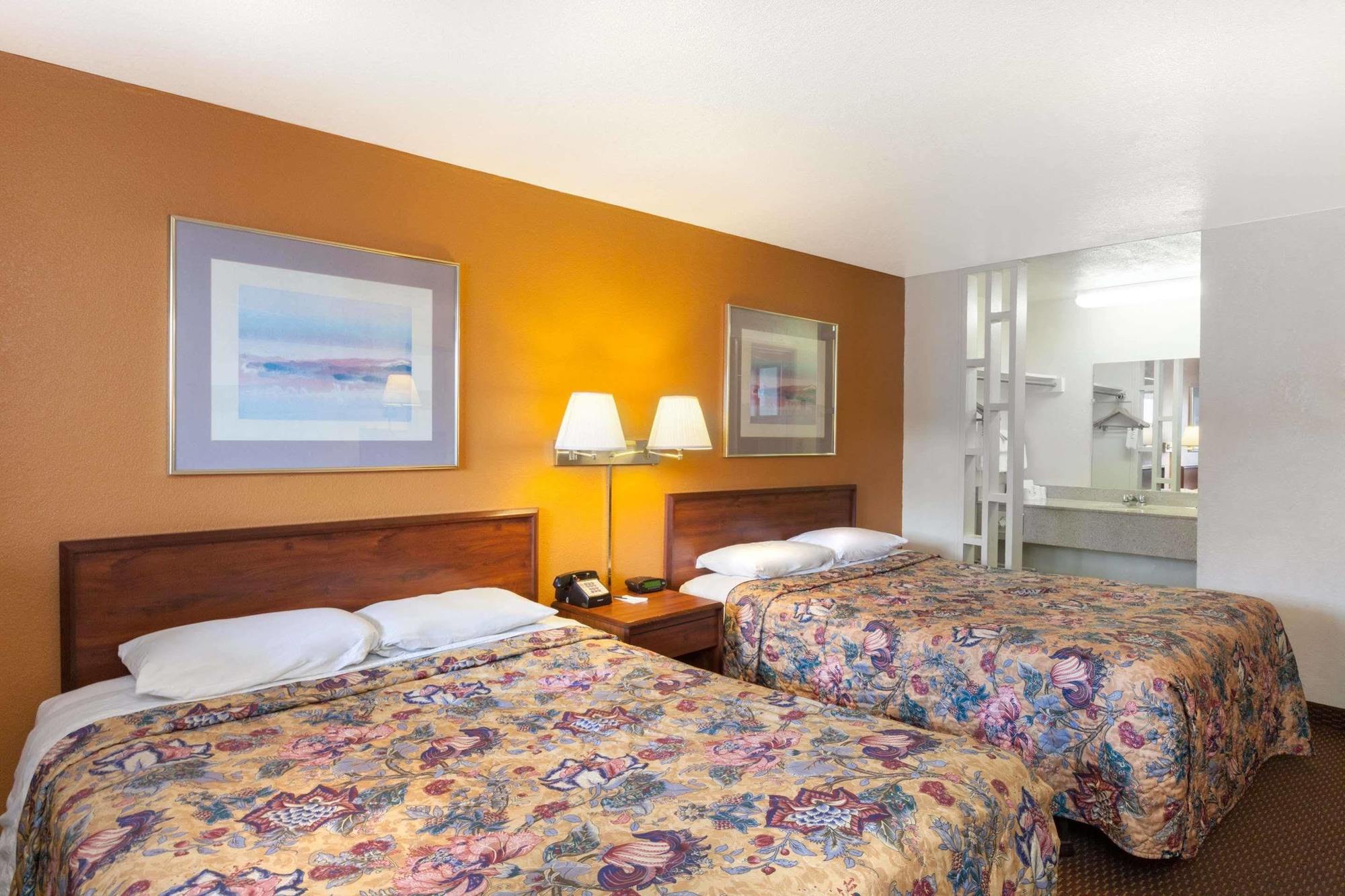 Hotel Country & By Radisson, Downtown, Az Flagstaff