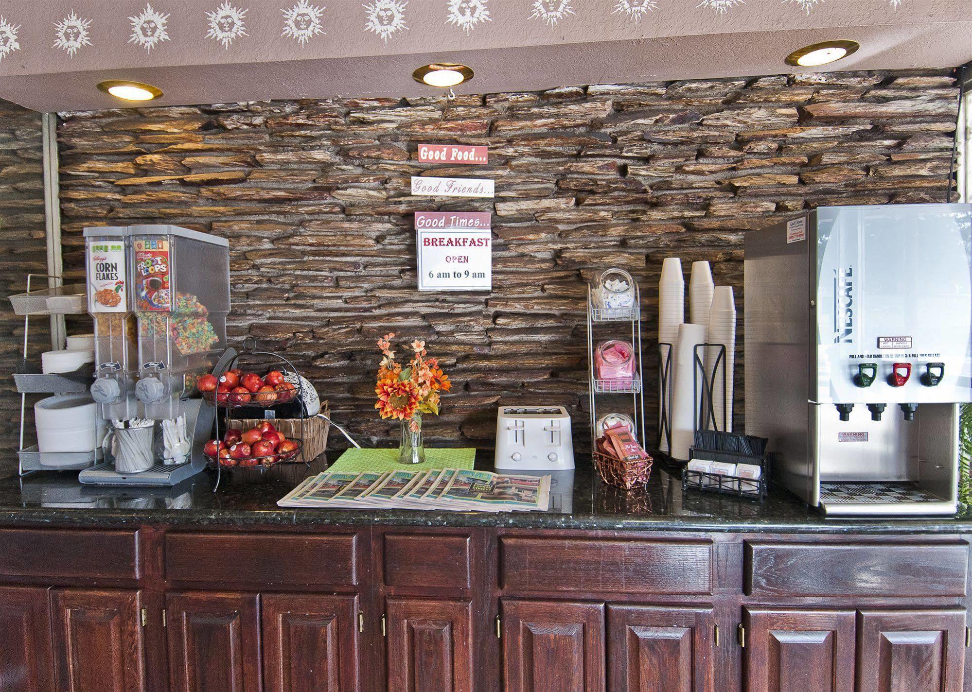 Canyon By Oyo Route-66 Hotel *