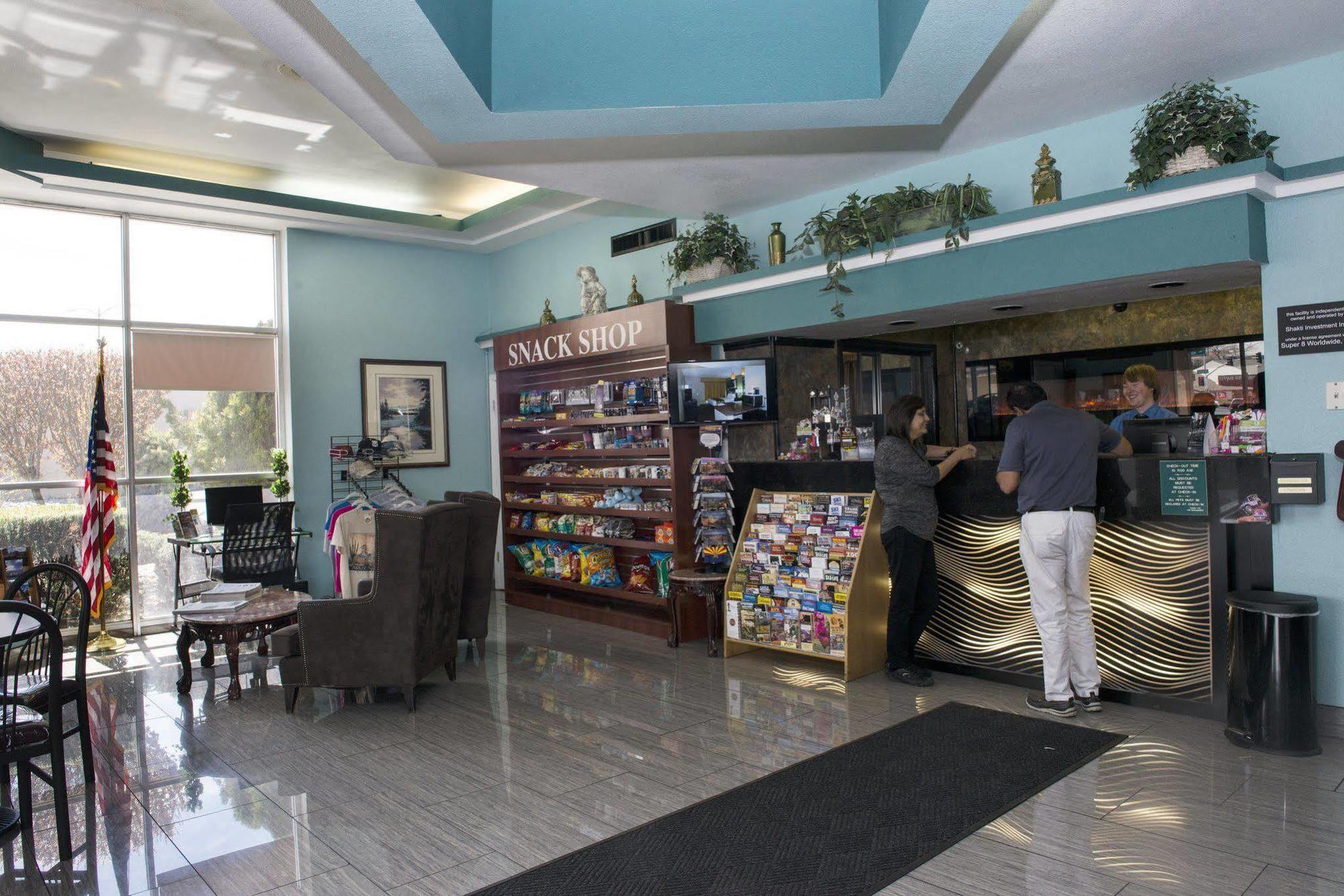 Super 8 By Wyndham Nau/downtown Conference Center Flagstaff