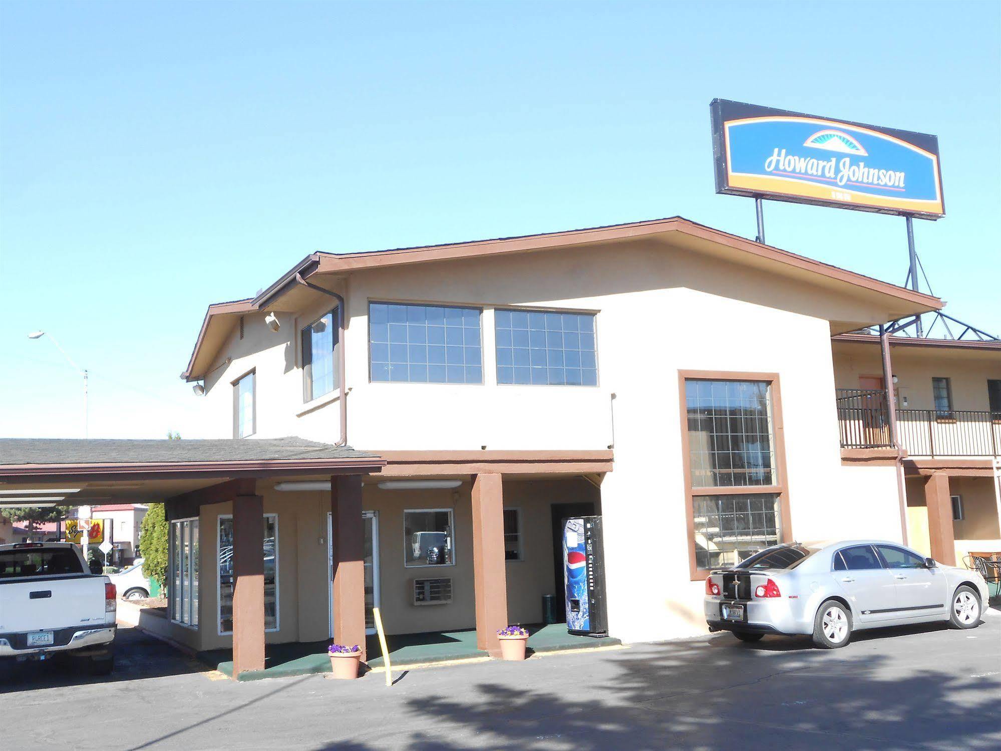 Howard Johnson By Wyndham University West Motel 2*