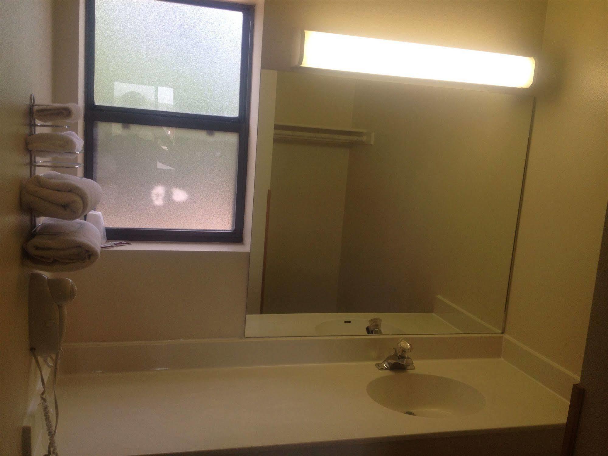 Mountain View Motel 2*