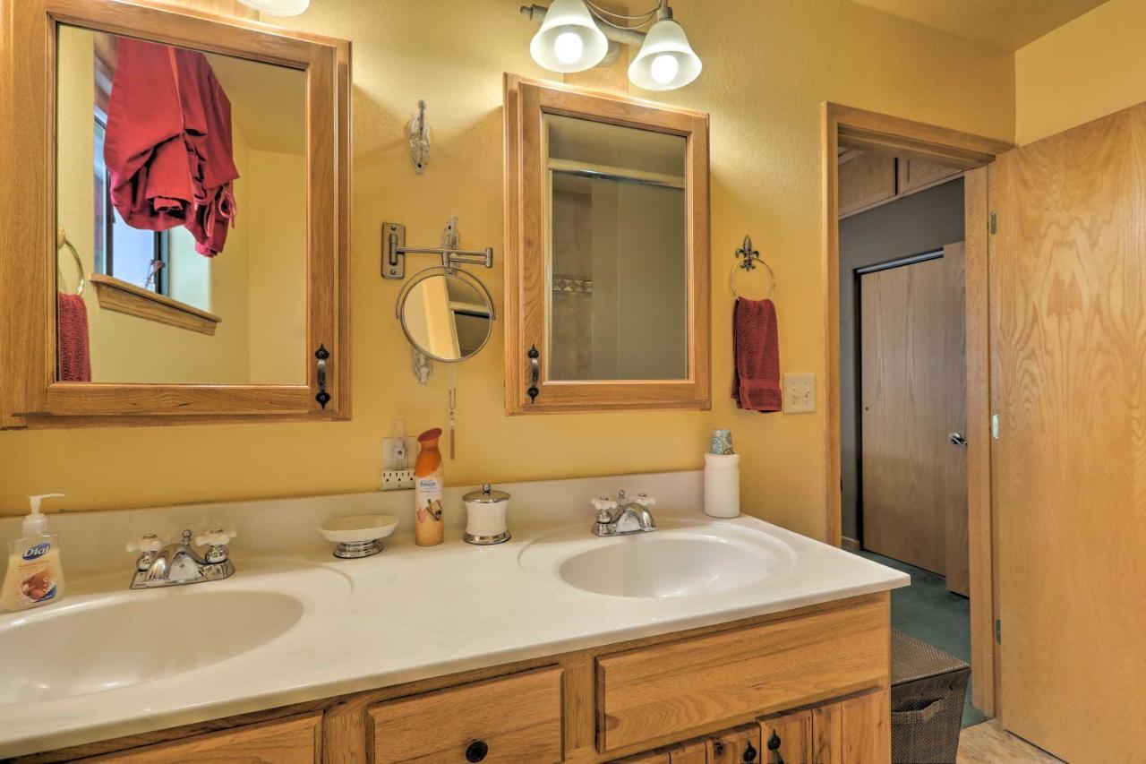 Holiday home Rustic With Deck About 4 Mi To Old Town Flagstaff! *