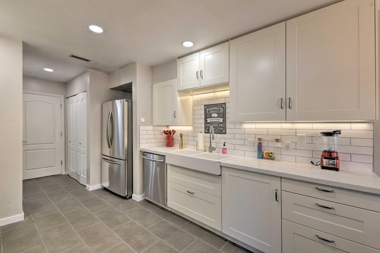 Holiday home Modern With Bbq Walk Downtown!