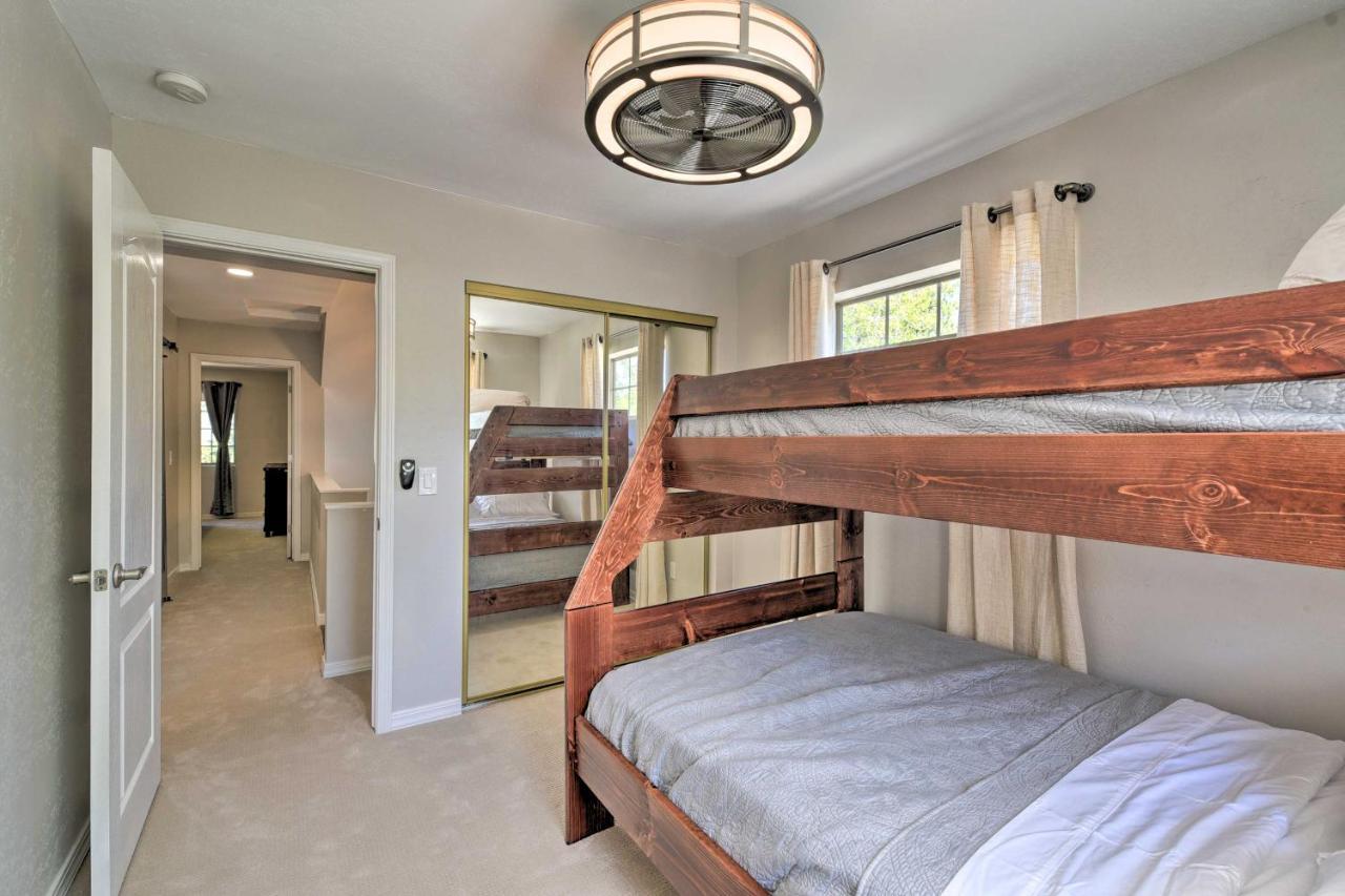 Holiday home Modern With Bbq Walk Downtown!