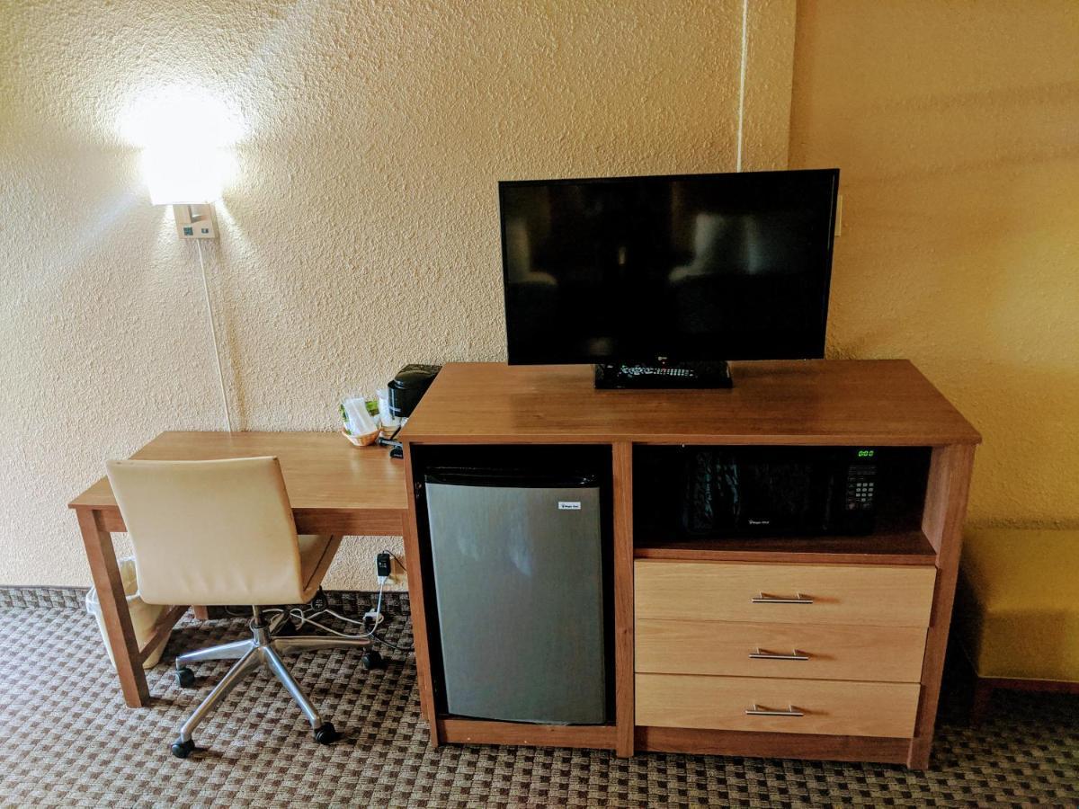 Days By Wyndham Near Downtown/nau On Route 66 Hotel 3*